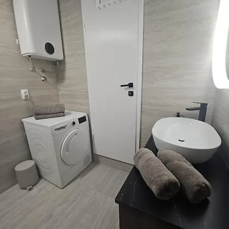 Jeger & Jacuzzi דירה